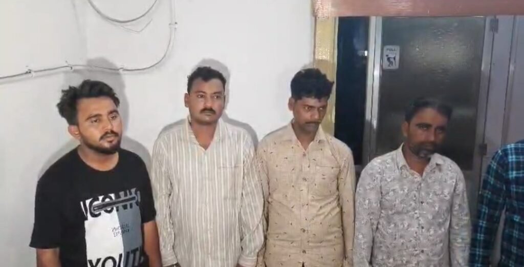 रायपुर में 50 लाख गबन कांड का खुलासा: ड्राइवर कृष्णा साहू समेत 7 आरोपी गिरफ्तार, 66.50 लाख की संपत्ति जब्त img 20260427 wa0024