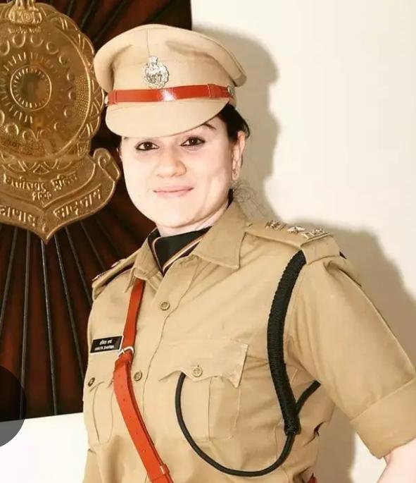 पुलिस अधीक्षक अंकिता शर्मा की कड़ी निगरानी: डोंगरगढ़ में अवैध शराब कारोबार पर ताबड़तोड़ कार्रवाई img 20260428 wa0006