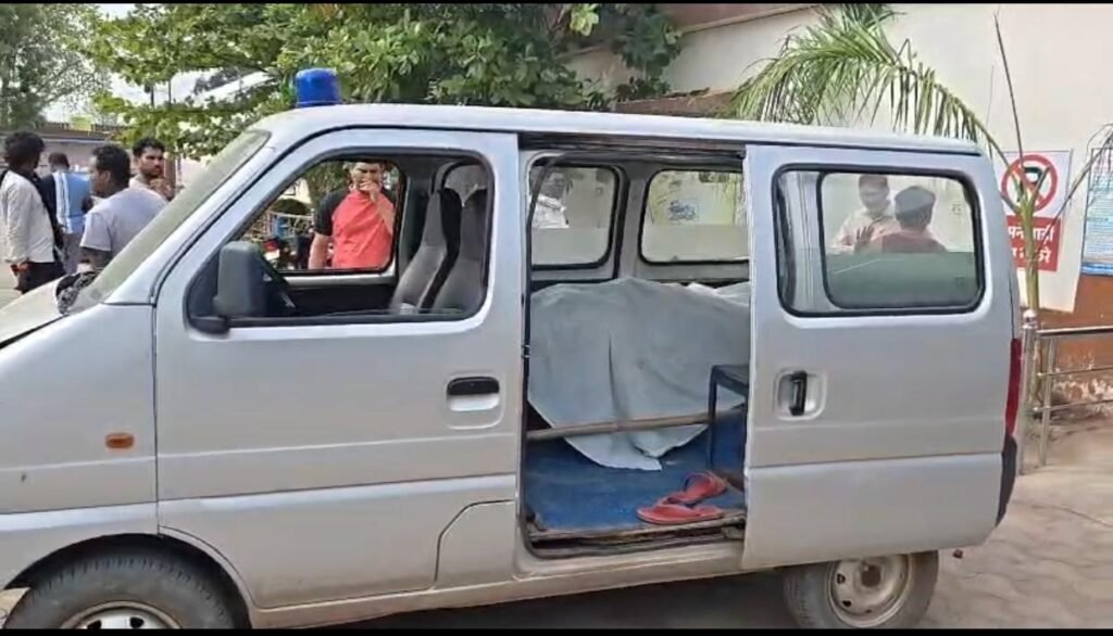 देवभोग में खौफनाक हमला: होटल में घुसकर ब्लेड से बरपाया कहर, मां की मौत; पिता और दो बेटे लहूलुहान 1002008791