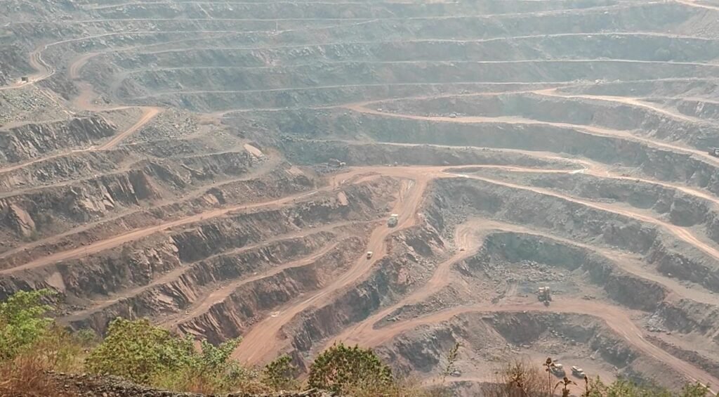 धरती की पुकार, जमरूवा का हुंकार — माइंस के खिलाफ जनसैलाब तैयार img 20260505 wa0001