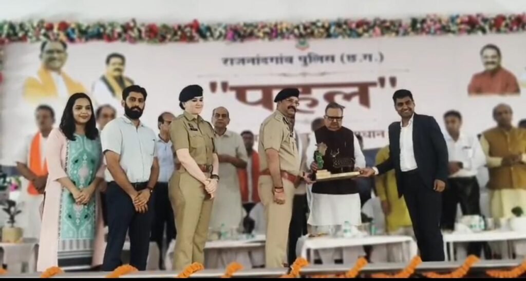 राजनांदगांव पुलिस की ‘पहल’ बनी जनविश्वास की मिसाल: विधानसभा अध्यक्ष डॉ. रमन सिंह ने किया रीडिंग रूम और लाइब्रेरी का लोकार्पण 1002095316
