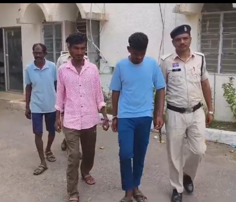 मछली कारोबारी हत्याकांड का 48 घंटे में खुलासा, दो नाबालिग समेत पांच कर्मचारी गिरफ्तार 1002157934
