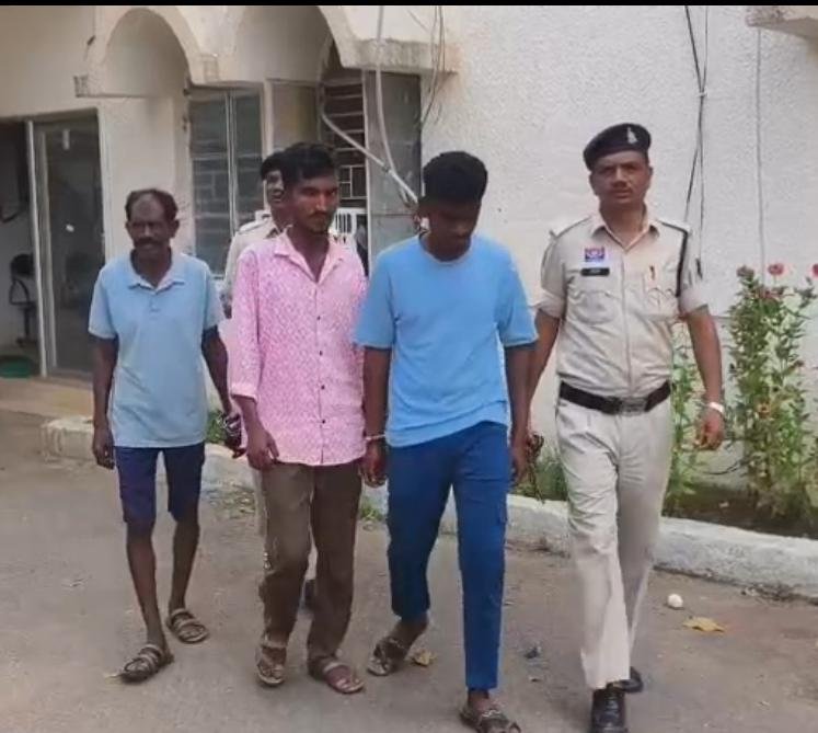 मछली कारोबारी हत्याकांड का 48 घंटे में खुलासा, दो नाबालिग समेत पांच कर्मचारी गिरफ्तार 1002157935