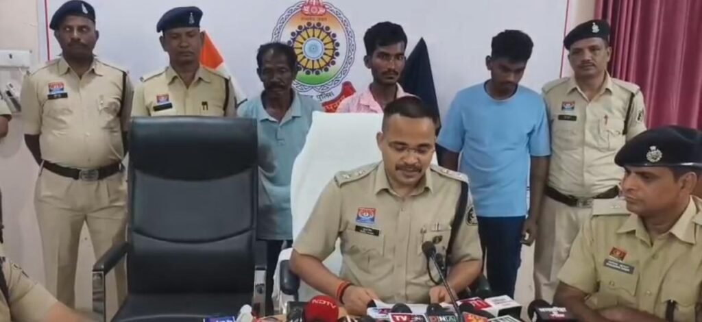 मछली कारोबारी हत्याकांड का 48 घंटे में खुलासा, दो नाबालिग समेत पांच कर्मचारी गिरफ्तार 1002157938