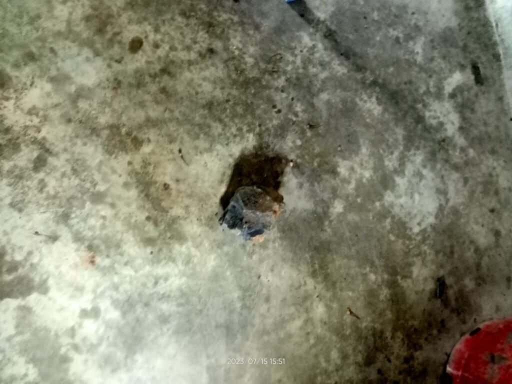 जहरीला पानी पीने को मजबूर बिजारी के ग्रामीण! खदान ब्लास्टिंग से भूजल दूषित होने का आरोप, पेयजल संकट गहराया 1002161658
