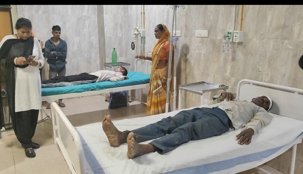 राजनांदगांव: 18 एकड़ जमीन विवाद में खूनी संघर्ष, दो परिवारों के 12 लोग घायल, दो की हालत गंभीर 1002162495