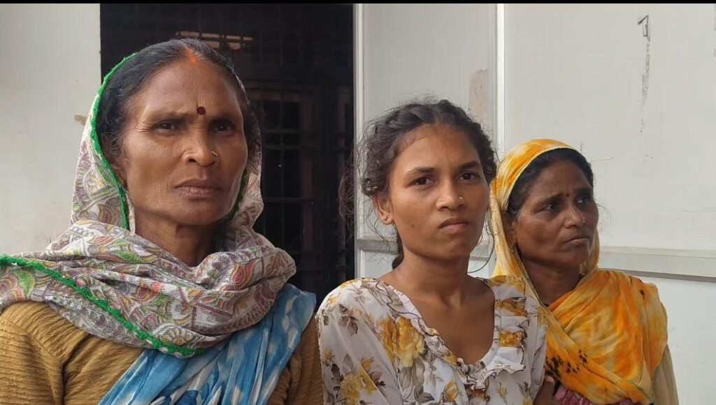 राजनांदगांव: 18 एकड़ जमीन विवाद में खूनी संघर्ष, दो परिवारों के 12 लोग घायल, दो की हालत गंभीर 1002162496