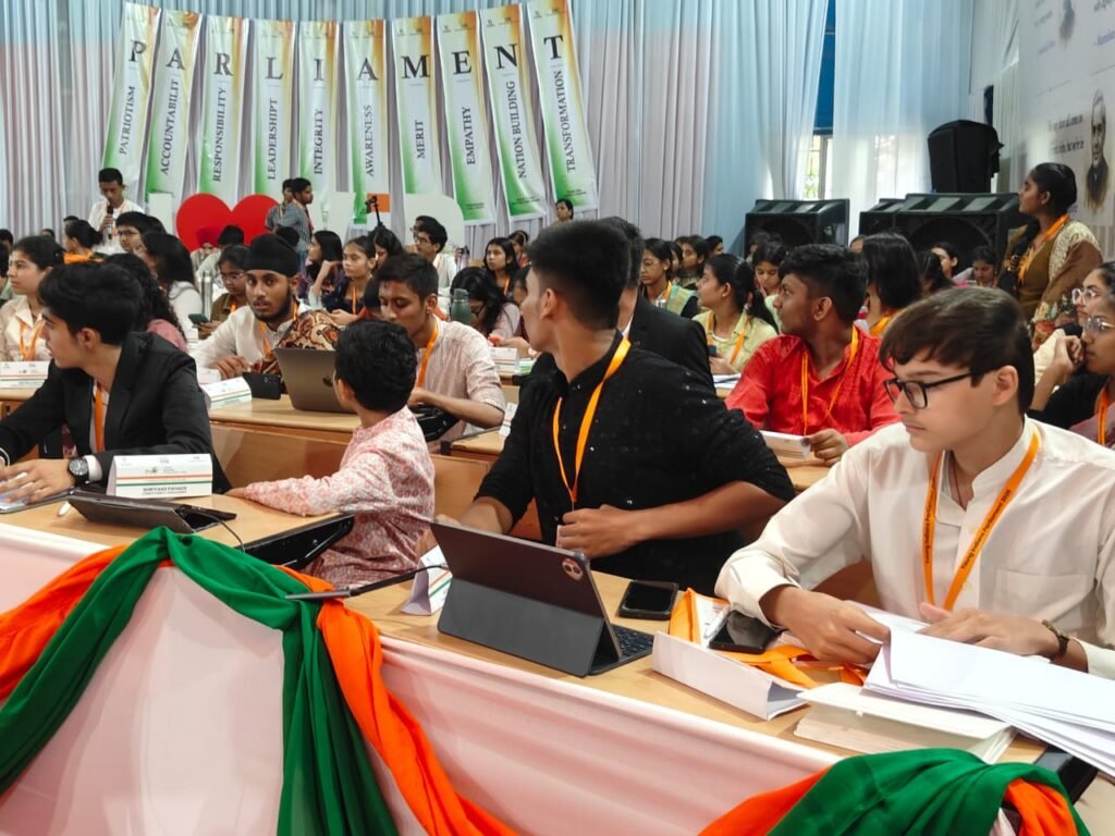 संसदीय बहस में छात्रों ने दिखाया दम, लोकतंत्र के मंच पर उभरी नई नेतृत्व क्षमता 1002175021